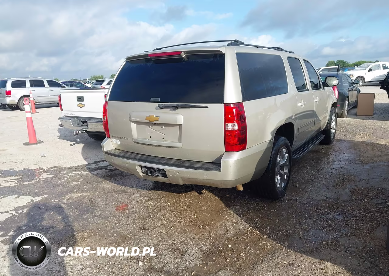 2014 Chevrolet Suburban Lt VIN:1GNSCJE01ER117479 - 4