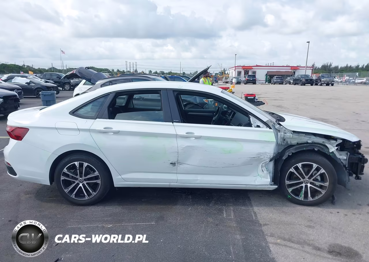 2024 Volkswagen Jetta 1.5T Sport VIN:3VWBM7BUXRM039613 - 14