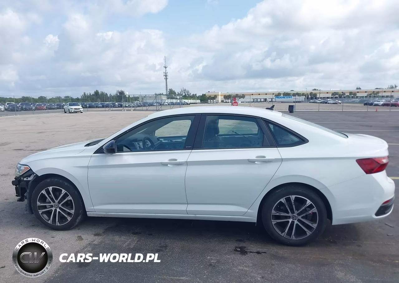 2024 Volkswagen Jetta 1.5T Sport VIN:3VWBM7BUXRM039613 - 15