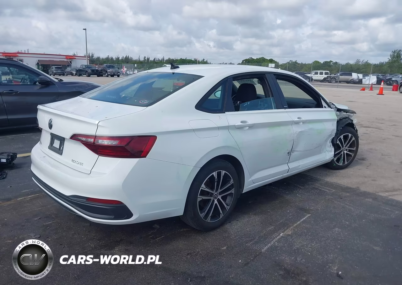 2024 Volkswagen Jetta 1.5T Sport VIN:3VWBM7BUXRM039613 - 4