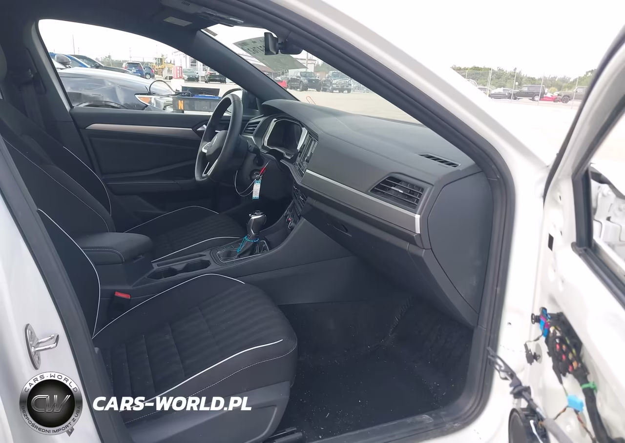 2024 Volkswagen Jetta 1.5T Sport VIN:3VWBM7BUXRM039613 - 5