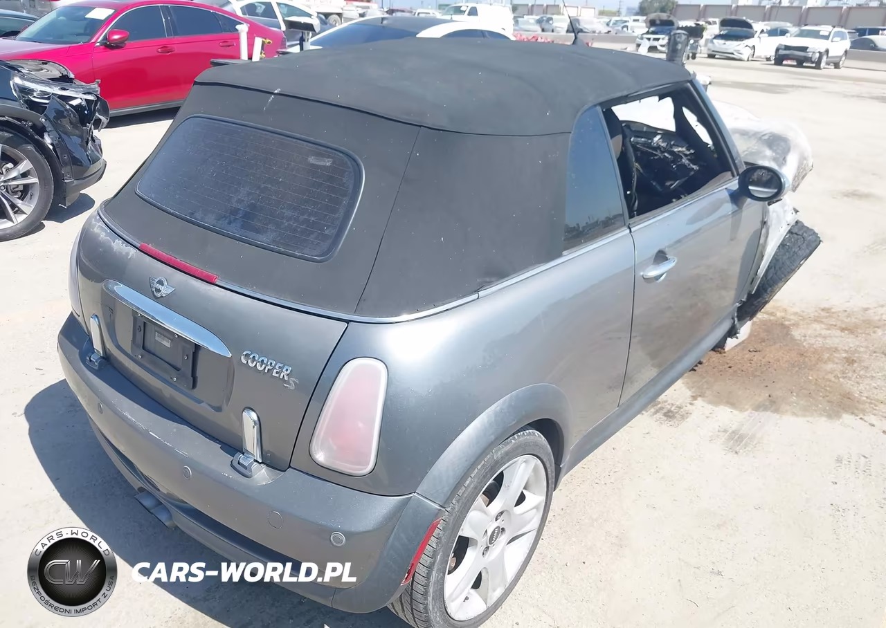 2005 Mini Cooper S VIN:WMWRH33475TF81812 - 4