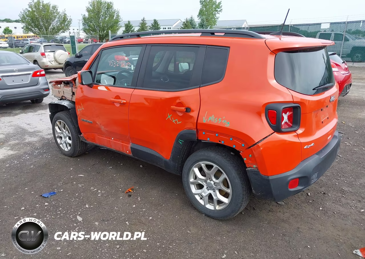 2018 Jeep Renegade Latitude 4X4 VIN:ZACCJBBB8JPG99846 - 3