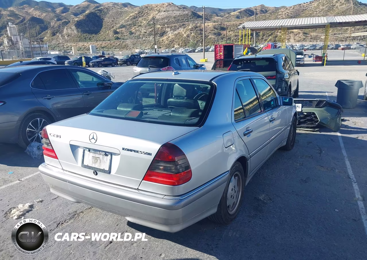 2000 Mercedes-Benz C 230 Kompressor VIN:WDBHA24G3YA831435 - 4