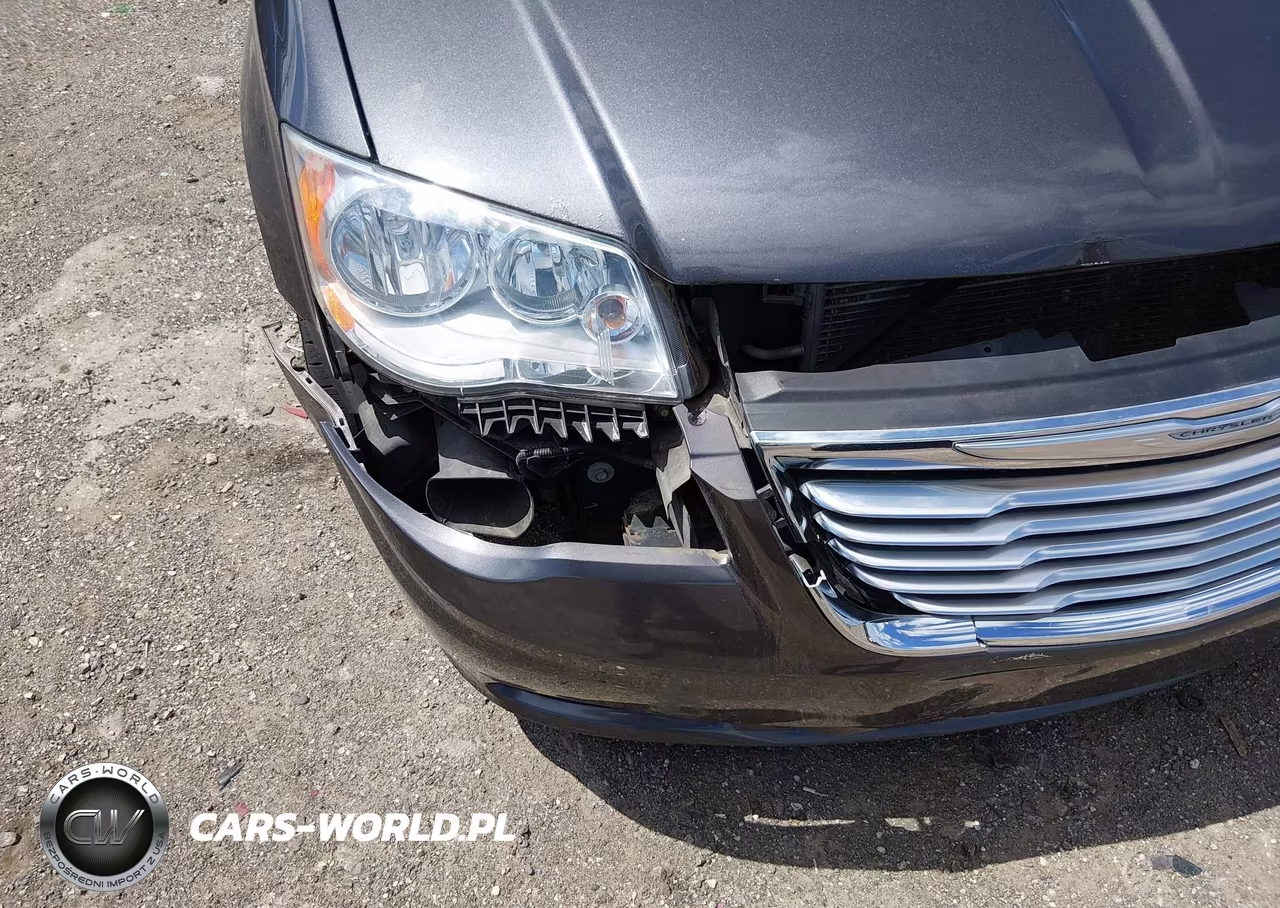 2015 Chrysler Town & Country Touring VIN:2C4RC1BG4FR560696 - 11