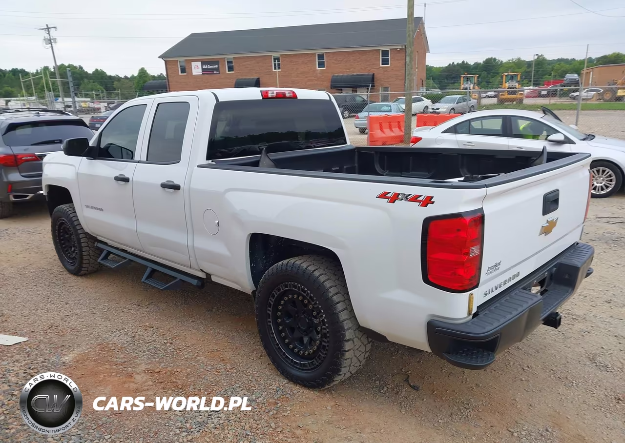 2018 Chevrolet Silverado 1500 Work Truck VIN:1GCVKNEH2JZ353090 - 3