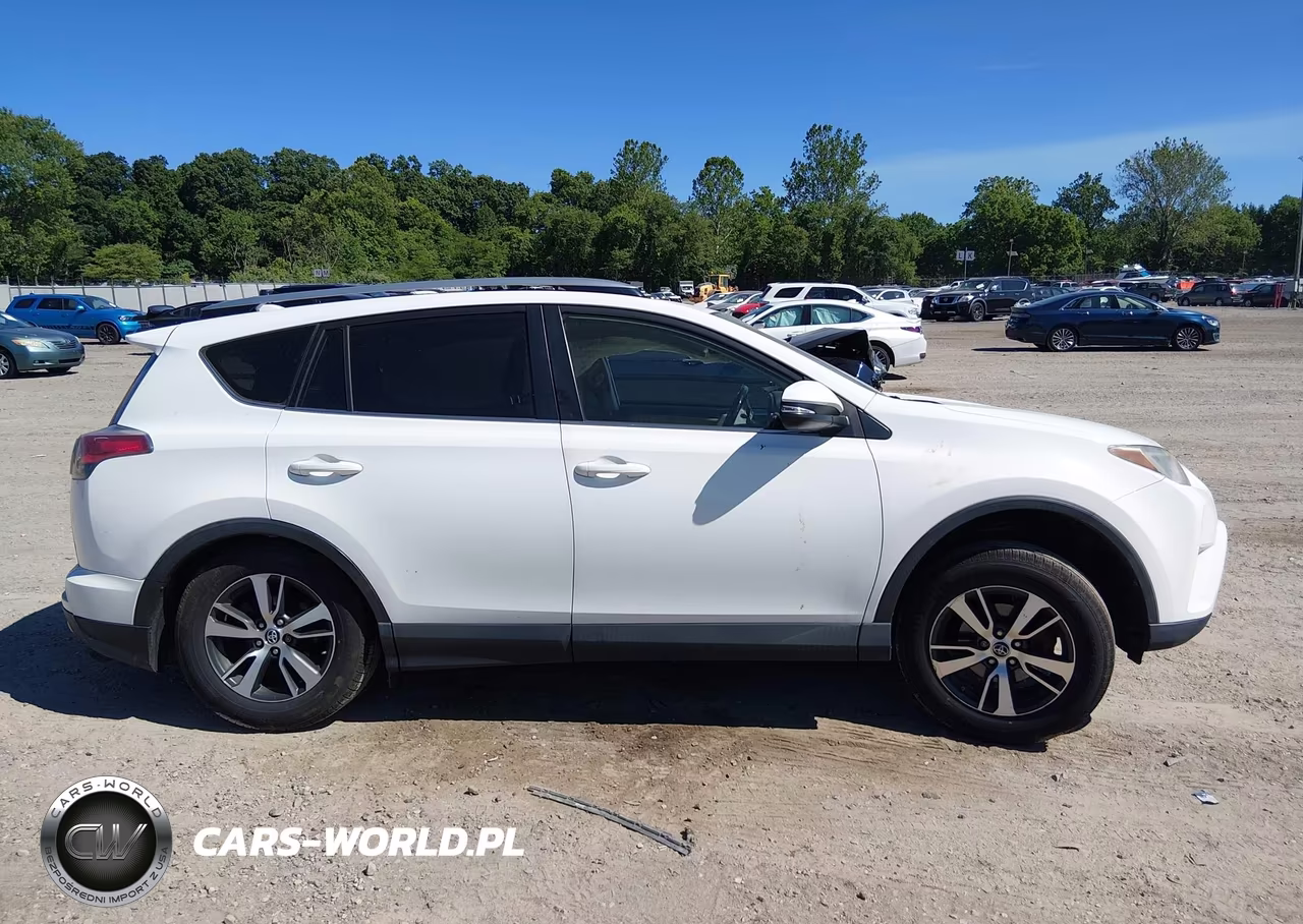 2017 Toyota Rav4 Xle VIN:JTMRFREV2HJ105983 - 13