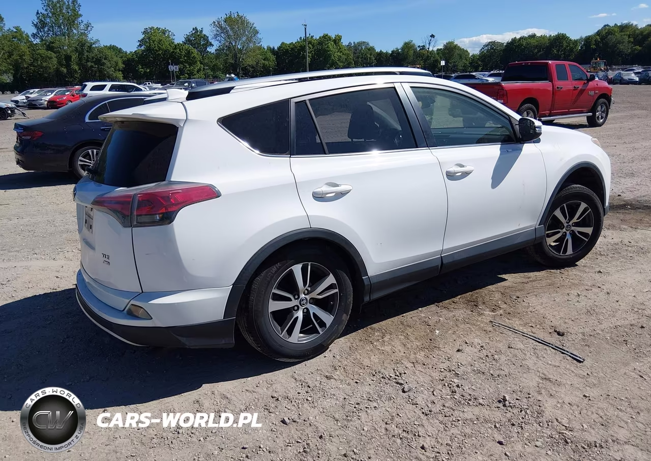 2017 Toyota Rav4 Xle VIN:JTMRFREV2HJ105983 - 4