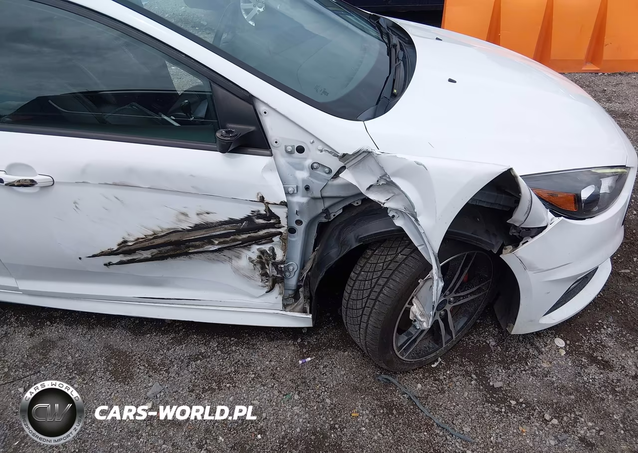2018 Ford Focus St VIN:1FADP3L90JL281621 - 6