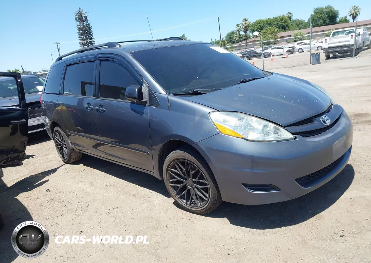 2008 Toyota Sienna Le – zdjęcie 1 z 16