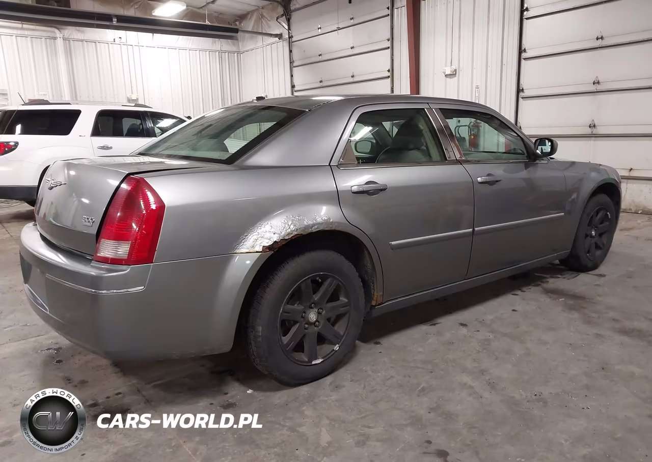 2007 Chrysler 300 Touring VIN:2C3KA53G17H742929 - 4