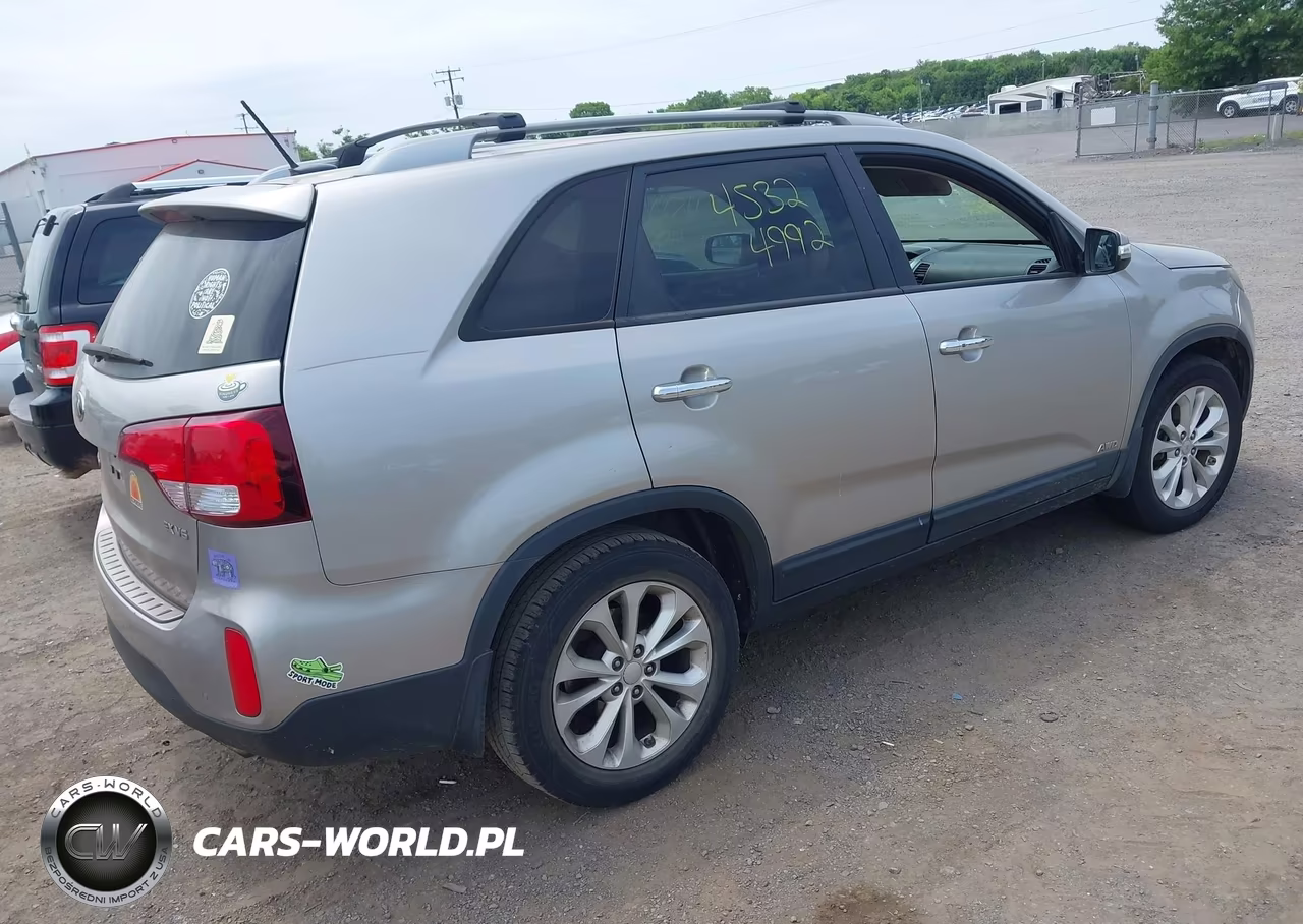 2015 Kia Sorento Ex V6 VIN:5XYKUDA75FG611872 - 4