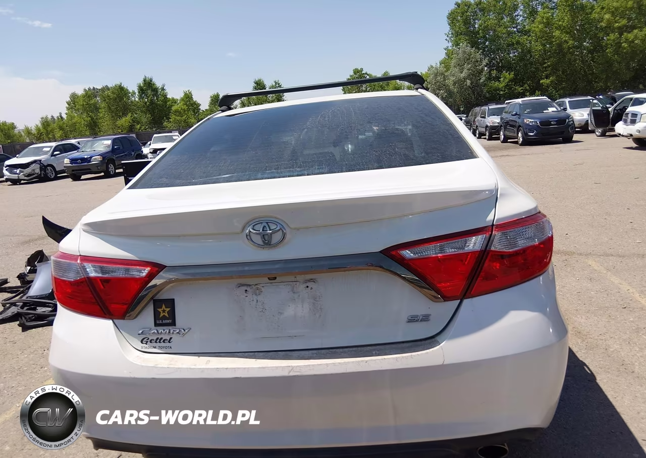 2015 Toyota Camry Se VIN:4T1BF1FK1FU044110 - 16