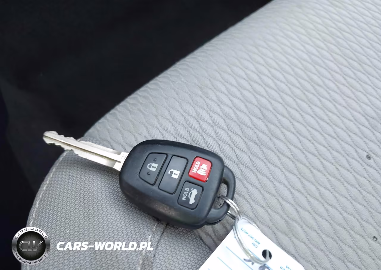 2016 Toyota Corolla Le VIN:2T1BURHE1GC590663 - 11