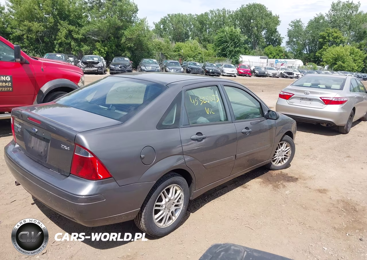 2006 Ford Focus Zx4 VIN:1FAFP34N66W194106 - 4