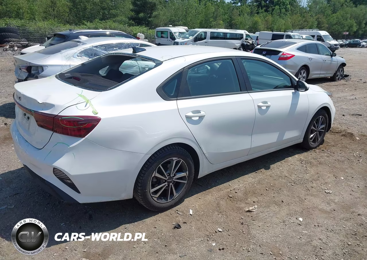 2022 Kia Forte Lxs VIN:3KPF24AD1NE427960 - 4