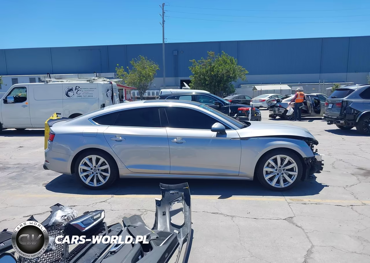 2018 Audi A5 2.0T Premium VIN:WAUCNDF52JA066616 - 14