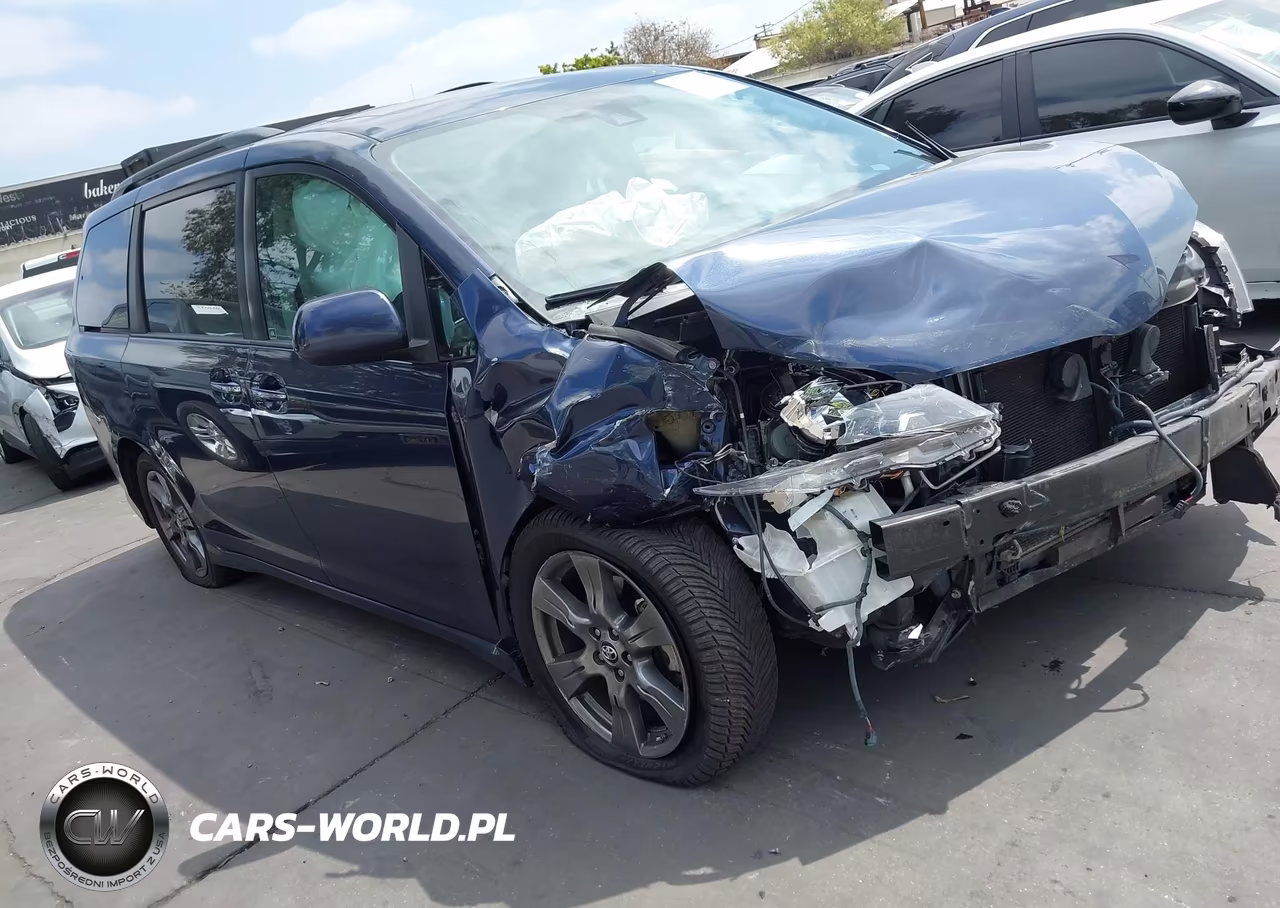 2018 Toyota Sienna Se 8 Passenger