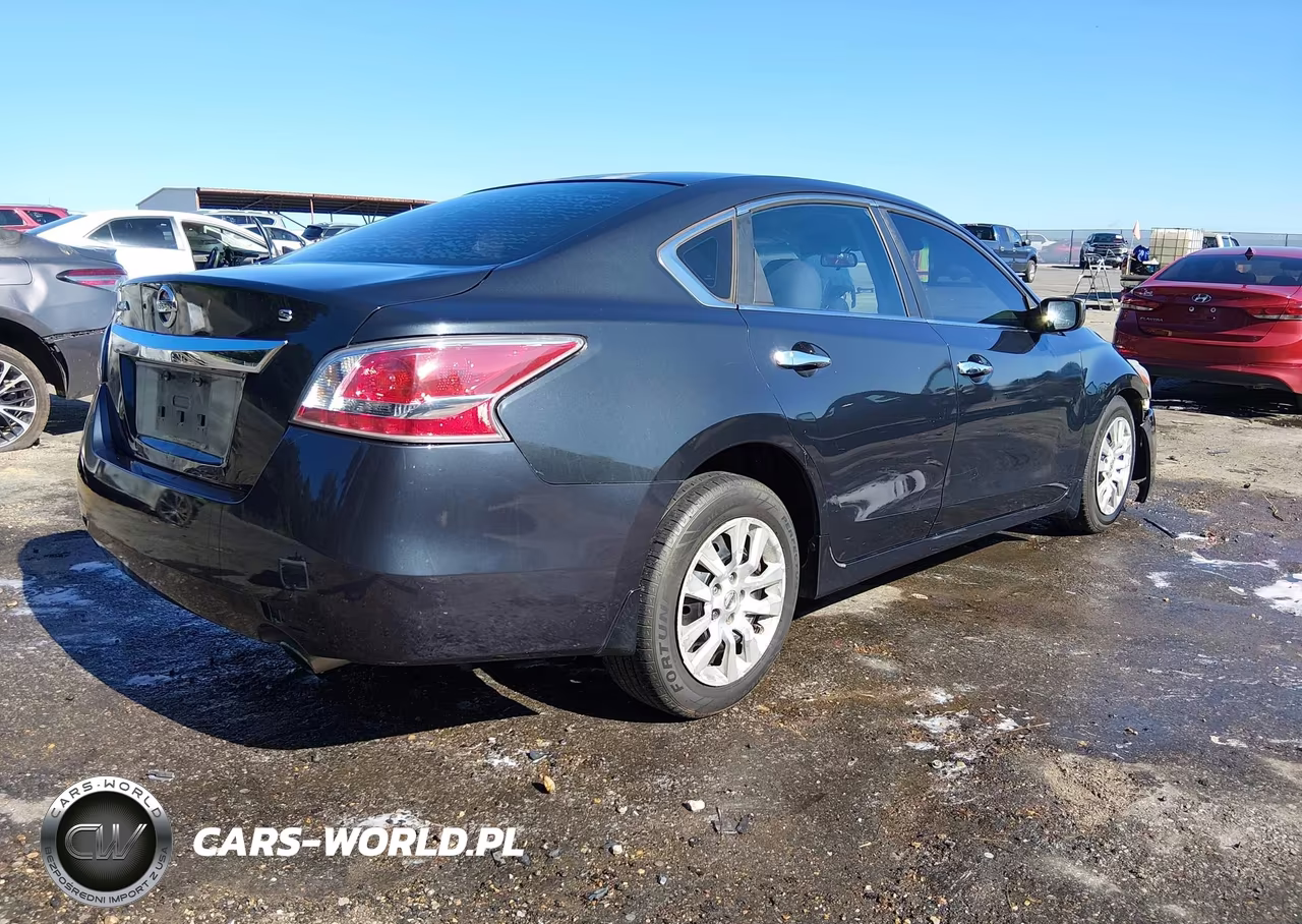 2015 Nissan Altima 2.5 S VIN:1N4AL3AP3FN374368 - 4