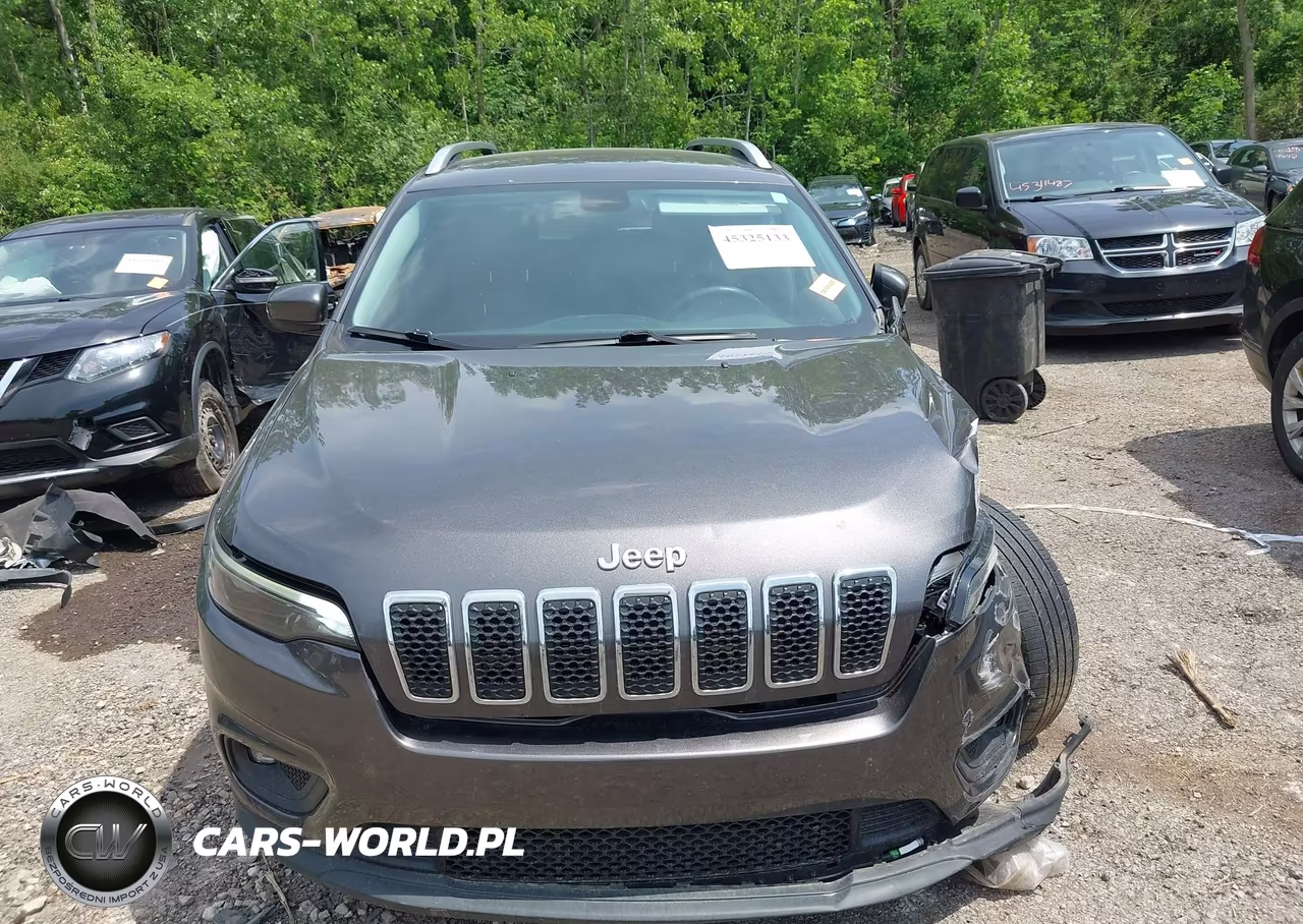 2019 Jeep Cherokee Latitude Plus 4X4 VIN:1C4PJMLX2KD130904 - 12
