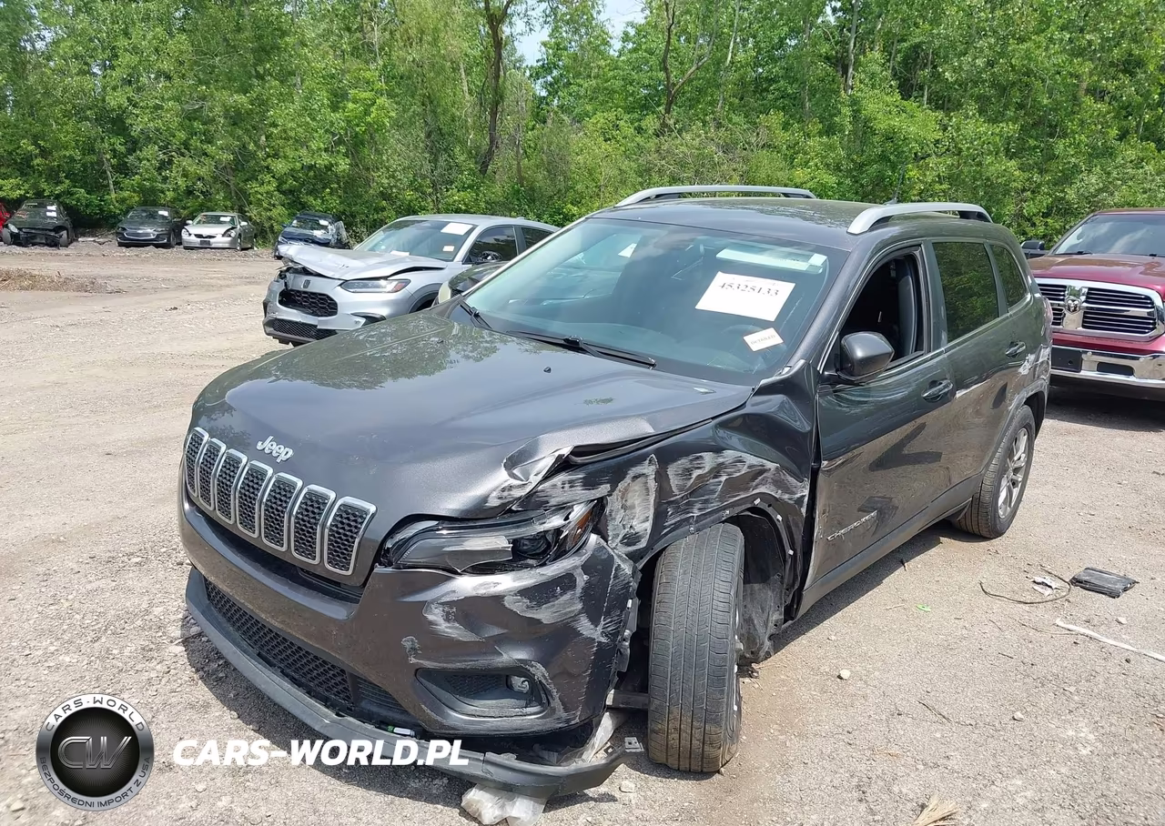 2019 Jeep Cherokee Latitude Plus 4X4 VIN:1C4PJMLX2KD130904 - 2