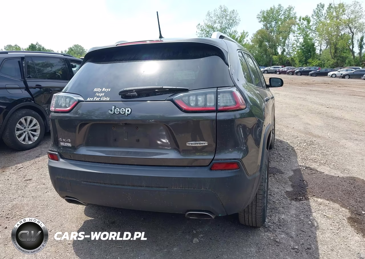 2019 Jeep Cherokee Latitude Plus 4X4 VIN:1C4PJMLX2KD130904 - 4