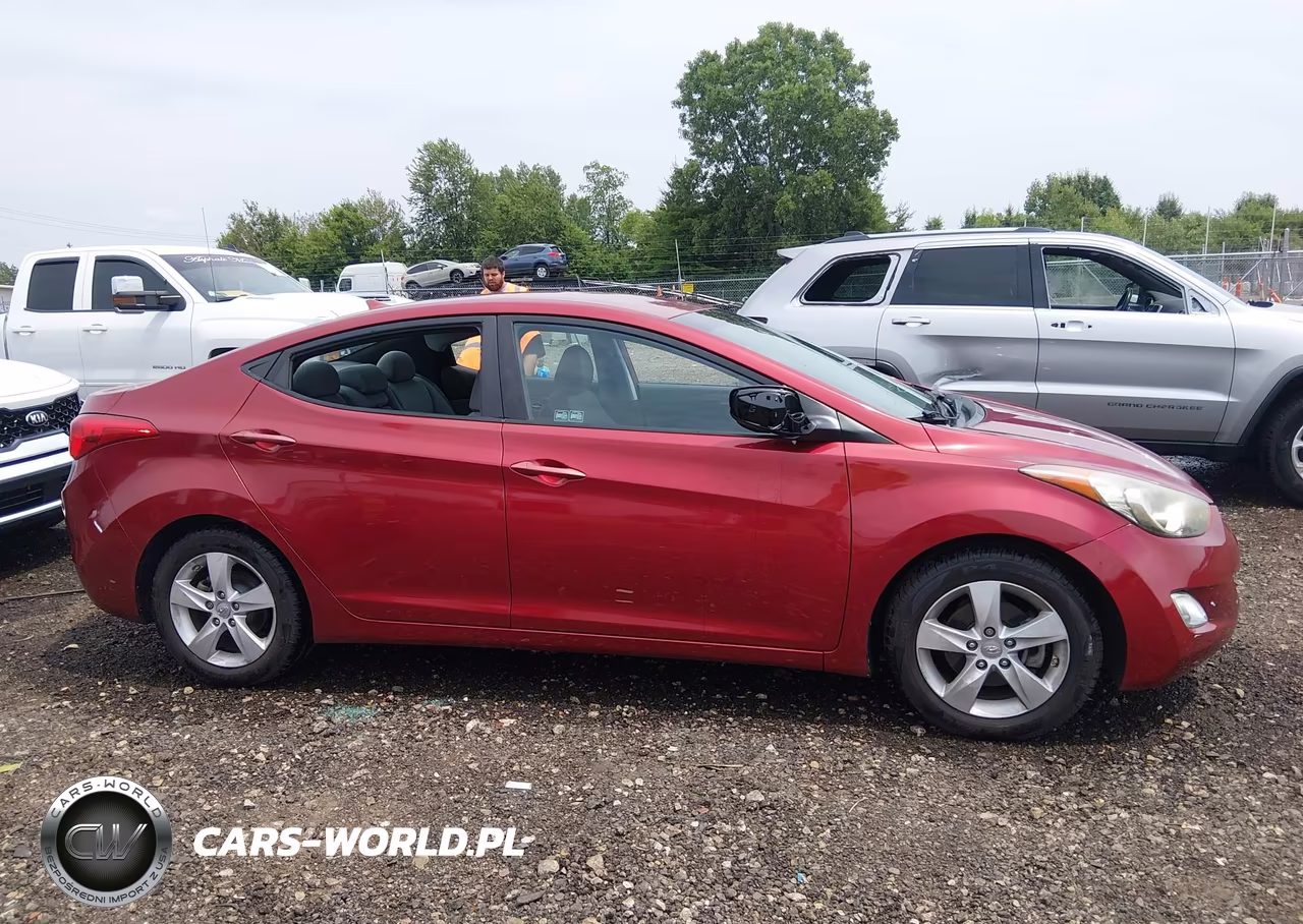 2013 Hyundai Elantra Gls VIN:5NPDH4AE1DH453449 - 13