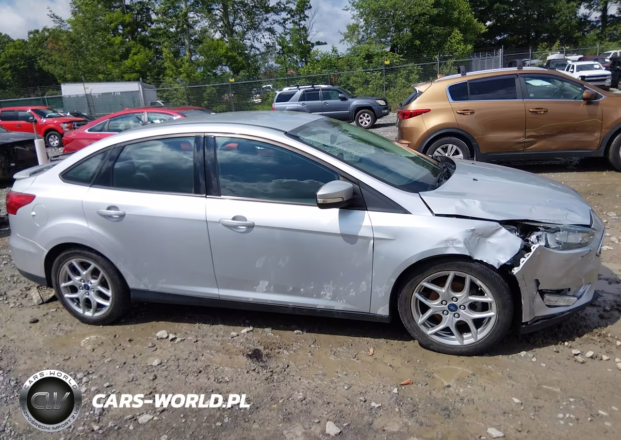 2015 Ford Focus Se VIN:1FADP3F23FL229678 - 13