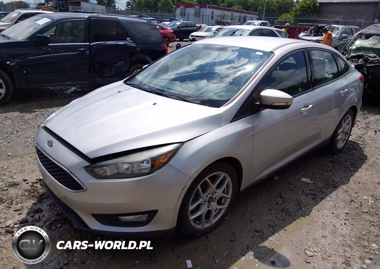 2015 Ford Focus Se VIN:1FADP3F23FL229678 - 2