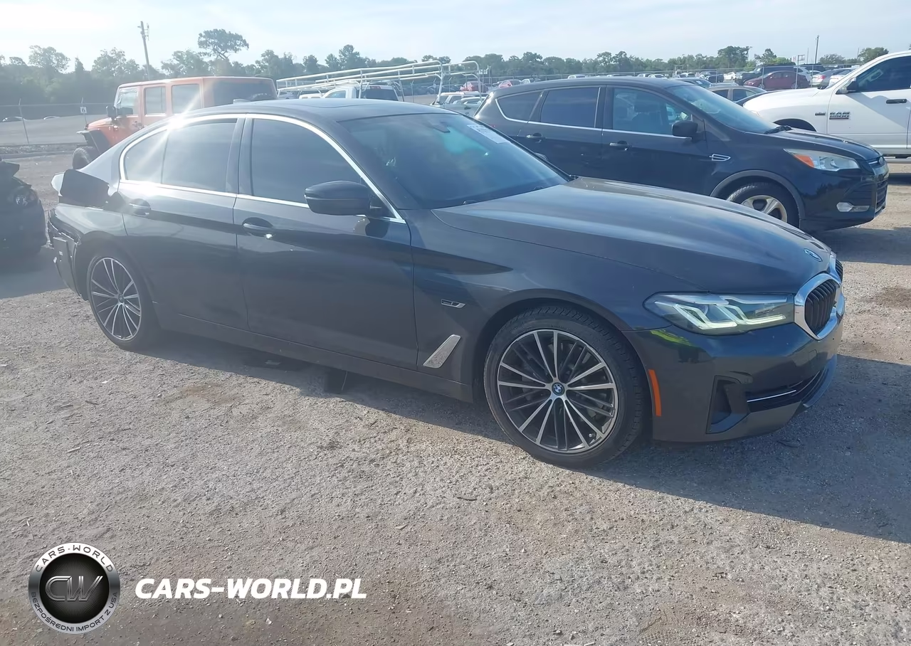 2022 BMW 530E