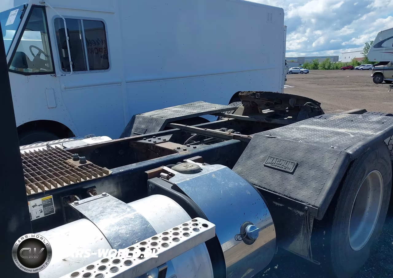 2012 Kenworth Construction T800 VIN:1XKDDP0X7CJ956543 - 7