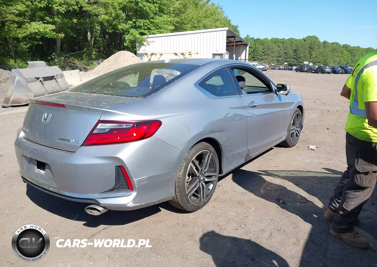 2017 Honda Accord Touring V6 VIN:1HGCT2B05HA003402 - 4