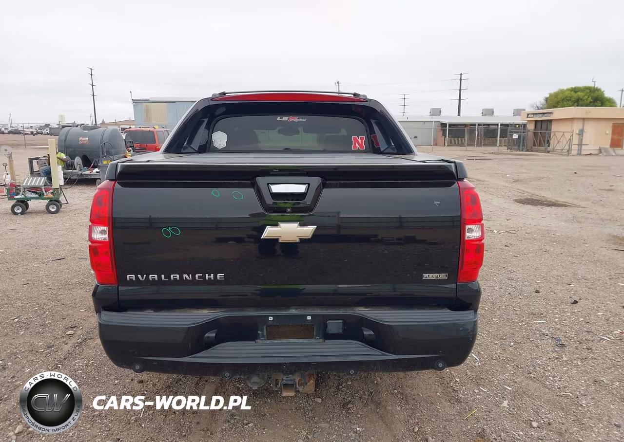 2011 Chevrolet Avalanche 1500 Ltz VIN:3GNTKGE3XBG347327 - 16