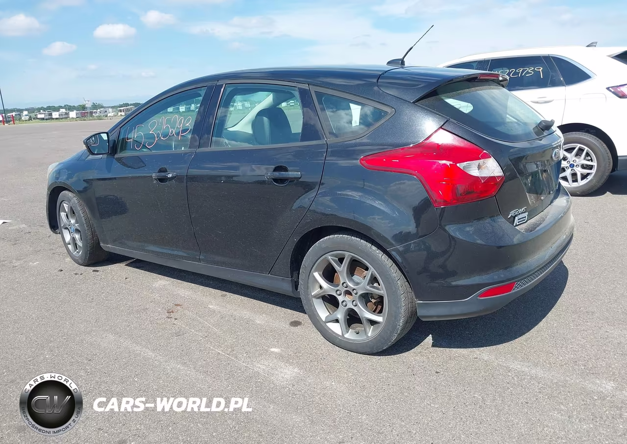 2013 Ford Focus Se VIN:1FADP3K23DL272825 - 3