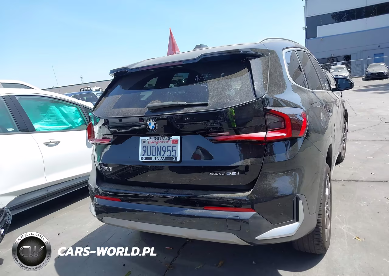 2025 BMW X1 xDrive28I VIN:WBX73EF06S5295883 - 17