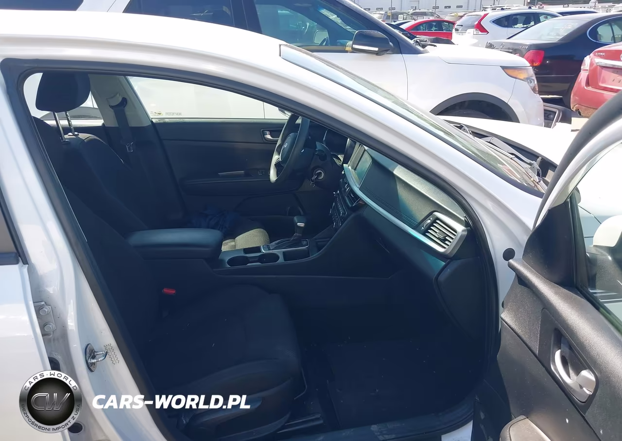 2019 Kia Optima Lx VIN:5XXGT4L37KG345496 - 5