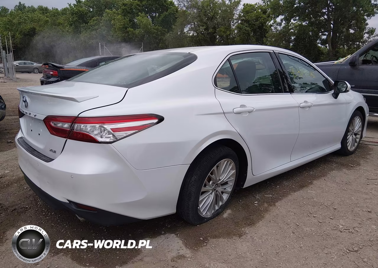 2018 Toyota Camry Xle VIN:4T1B11HKXJU048788 - 4