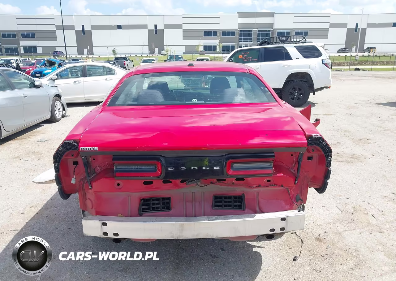 2015 Dodge Challenger Sxt VIN:2C3CDZAG6FH710918 - 16