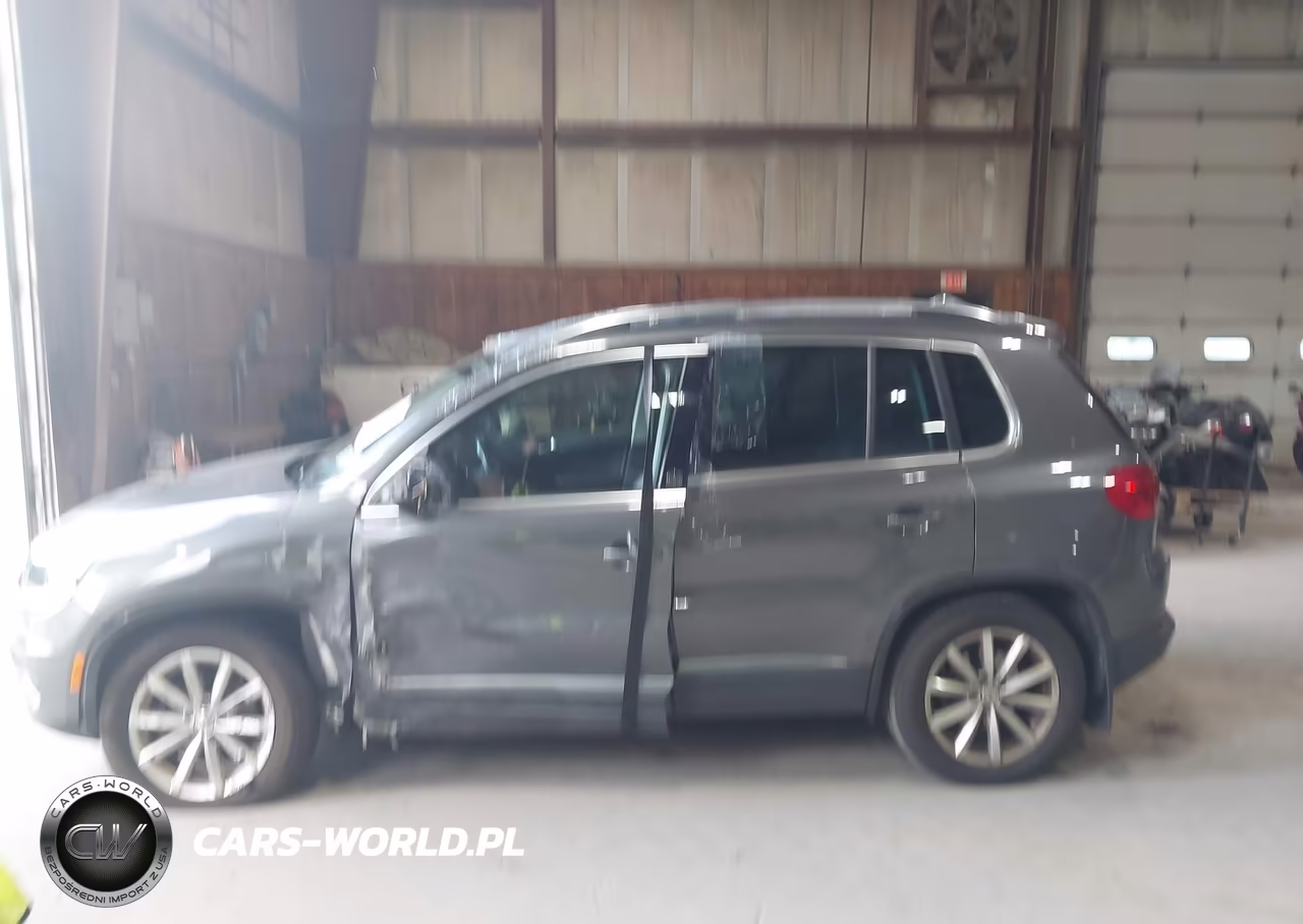 2017 Volkswagen Tiguan 2.0T Wolfsburg Edition VIN:WVGSV7AXXHK030519 - 14
