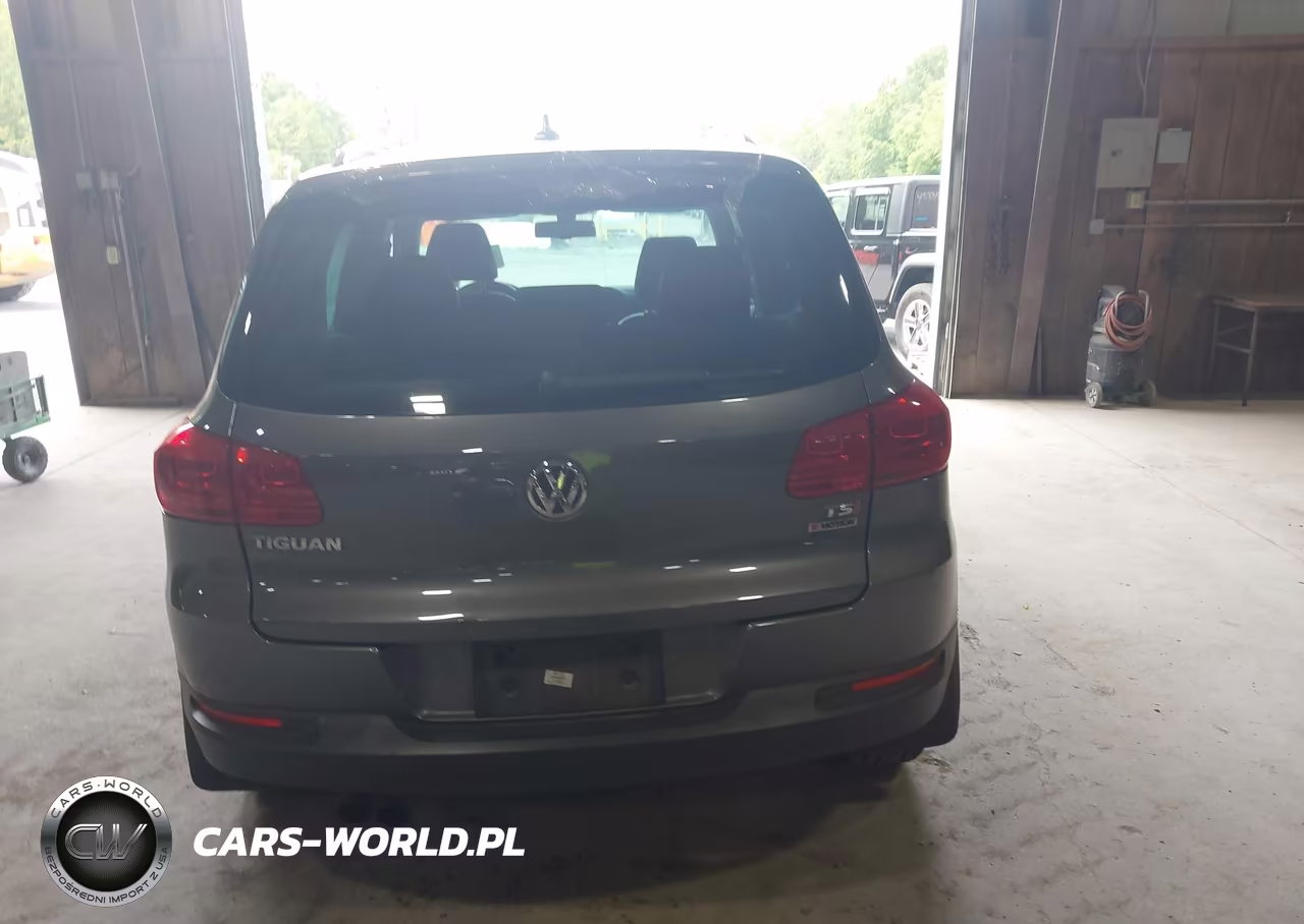 2017 Volkswagen Tiguan 2.0T Wolfsburg Edition VIN:WVGSV7AXXHK030519 - 16