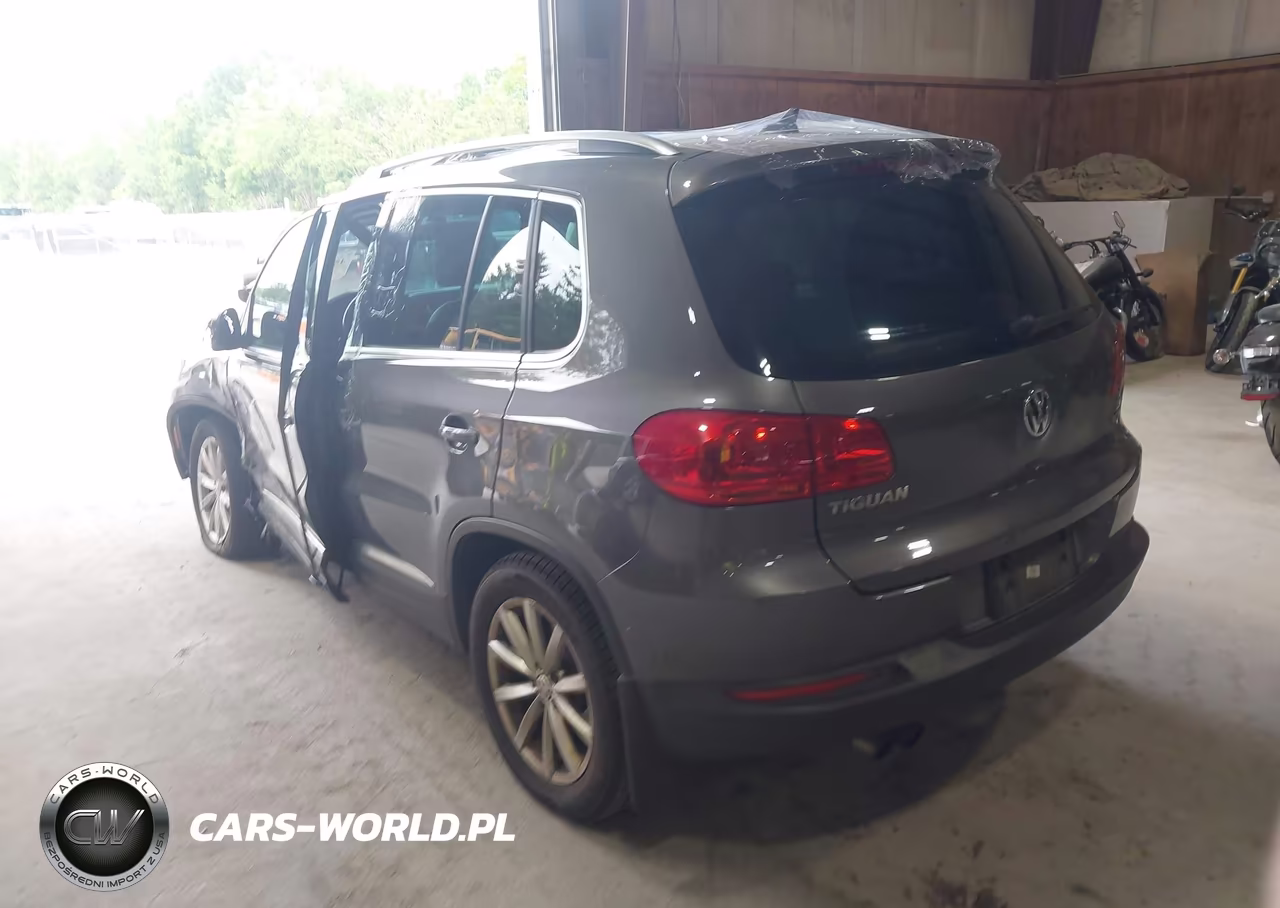 2017 Volkswagen Tiguan 2.0T Wolfsburg Edition VIN:WVGSV7AXXHK030519 - 3