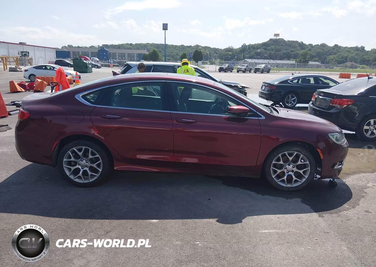 2016 Chrysler 200 C VIN:1C3CCCCG4GN172323 - 13
