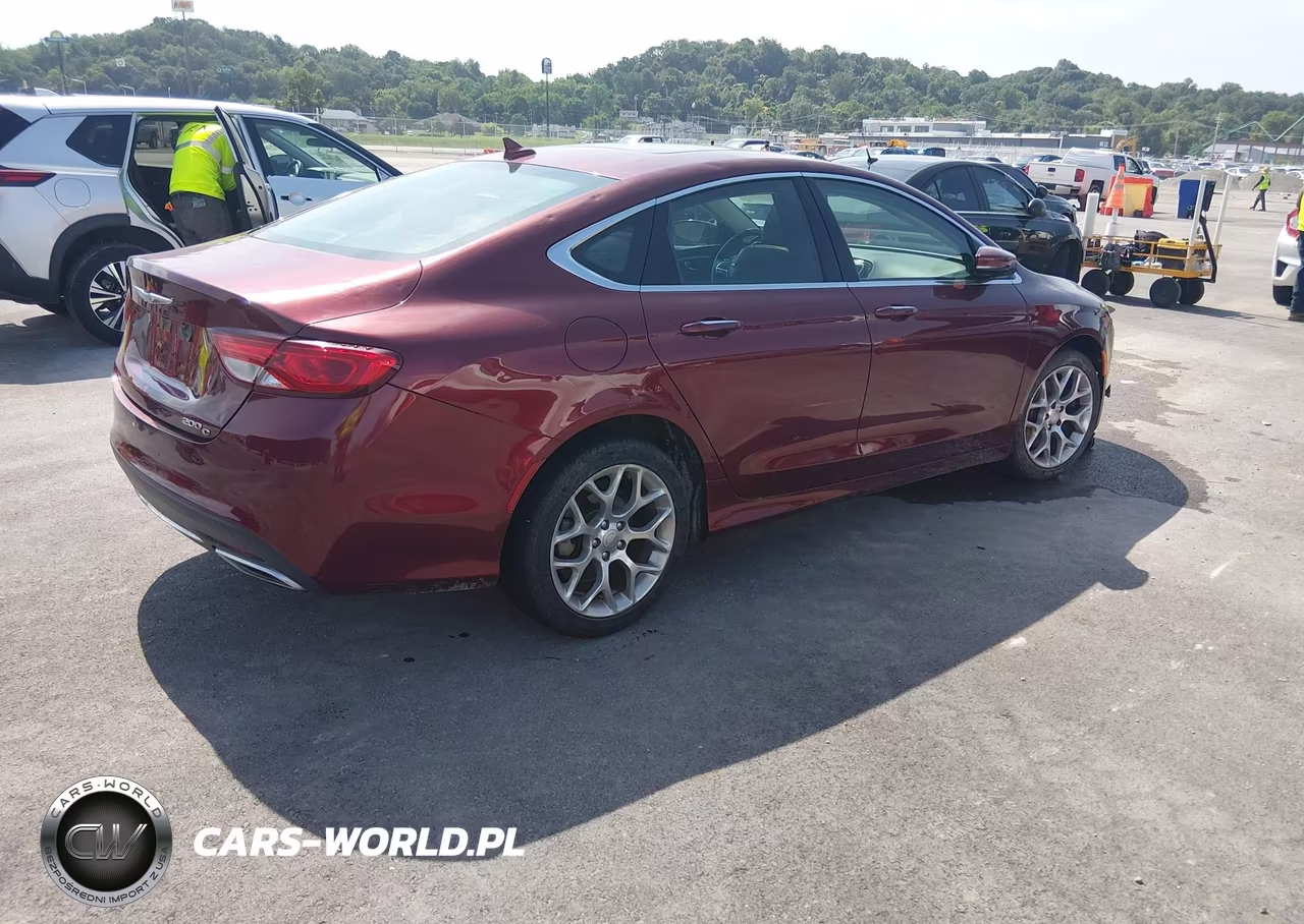 2016 Chrysler 200 C VIN:1C3CCCCG4GN172323 - 4