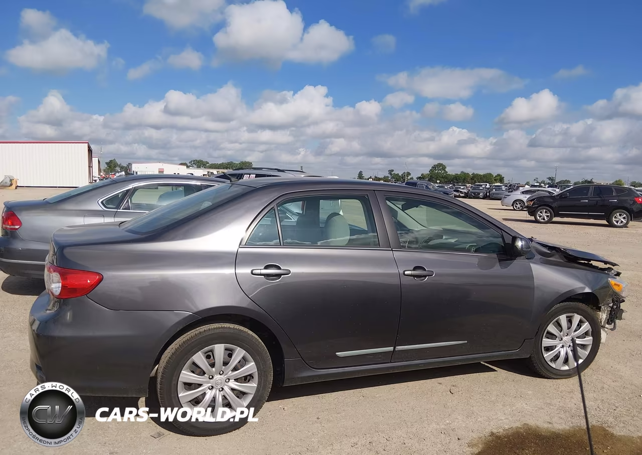 2013 Toyota Corolla Le VIN:5YFBU4EE8DP125381 - 13