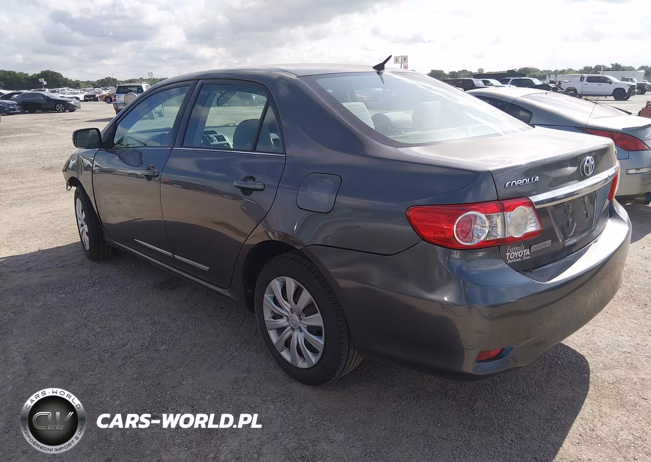 2013 Toyota Corolla Le VIN:5YFBU4EE8DP125381 - 3
