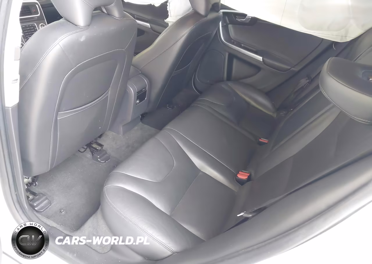 2016 Volvo V60 T5 Drive-E Premier VIN:YV140MEK2G1288640 - 8