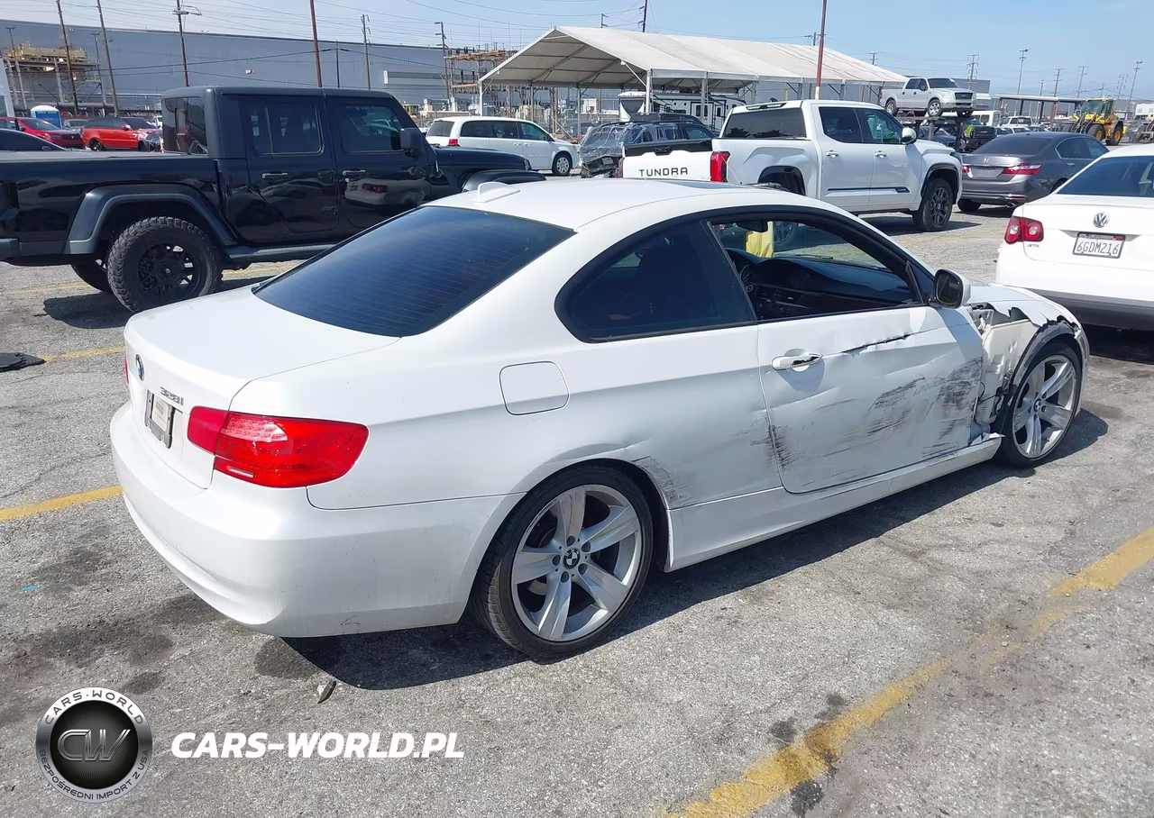 2011 BMW 328I VIN:WBAKE5C58BE573357 - 4