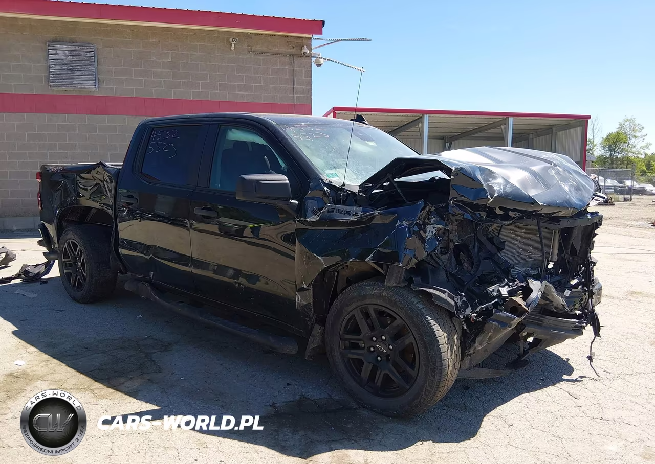 2022 Chevrolet Silverado 1500 4Wd Short Bed Custom – zdjęcie 1 z 17