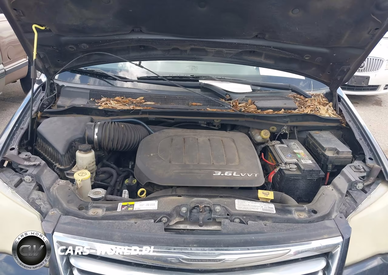 2013 Chrysler Town & Country Touring VIN:2C4RC1BG7DR637963 - 10