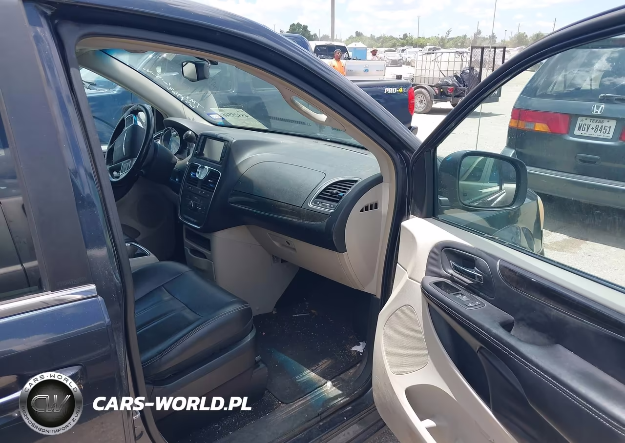 2013 Chrysler Town & Country Touring VIN:2C4RC1BG7DR637963 - 5